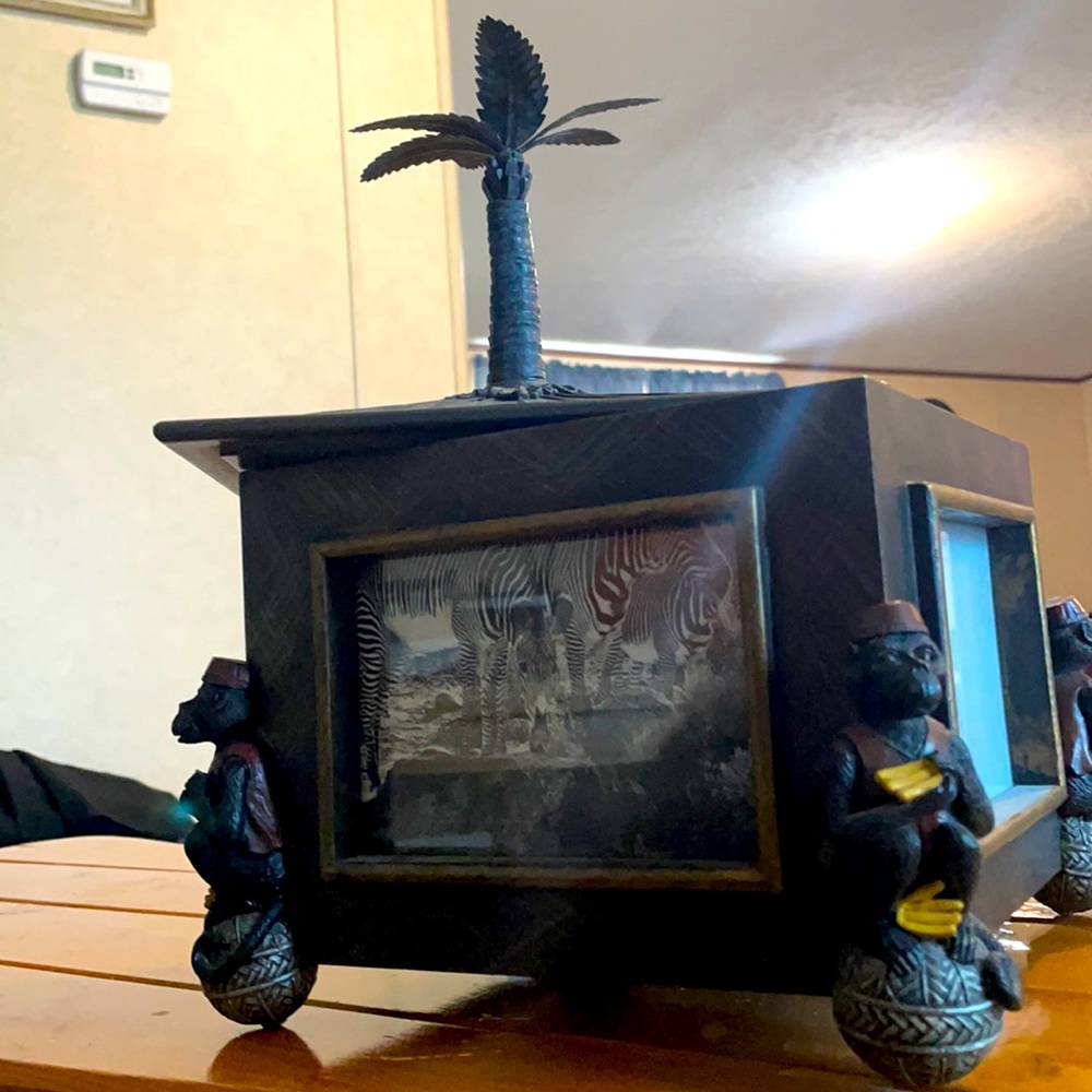 Picture frame box